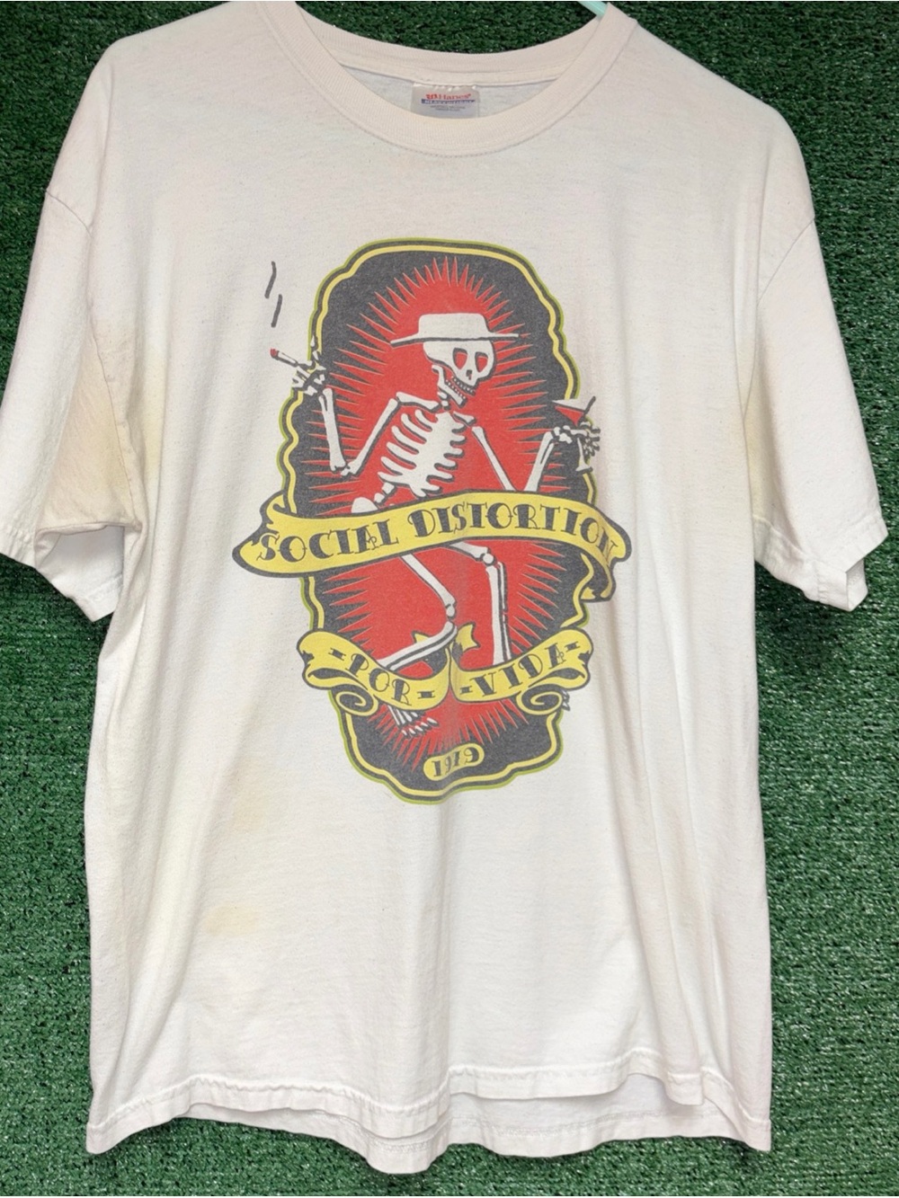 Social Distortion Vintage Y2K DISTRESSED Shirt L Hanes tag